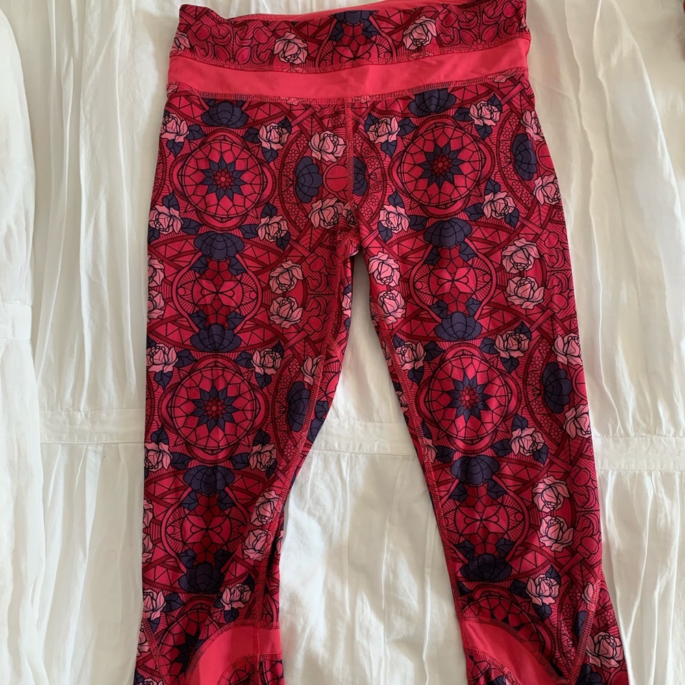 Lululemon Swift Speed Crop Size 6 - image 1